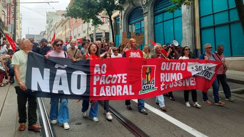 Un momento de la protesta en las calles de Oporto