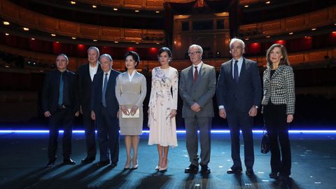 La reina Letizia y la primera dama china, Peng Liyuan, visitaron el Teatro Real 