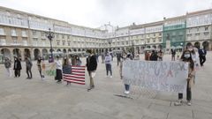 Concentraci�n por la supresi�n de las becas USA en Mar�a Pita