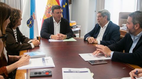 Preparativos para Merca na Vila, de la Deputaci�n 