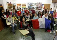 La profesora Isabel P�rez Serra con los alumnos que participaron en el blog ganador