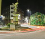 En Carballo escolleuse unha escultura.<span lang= es-es > </span>