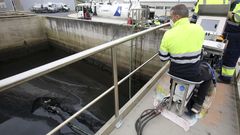 La maquinaria se controla desde un puesto remoto mediante una c�mara y un joystick