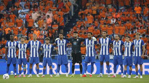 Los once titulares en el duelo entre el Deportivo y el Elche.