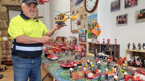 La exposicin de miniaturas de David Lpez est en la sede de Proteccin Civil en A Ra de Valdeorras. 