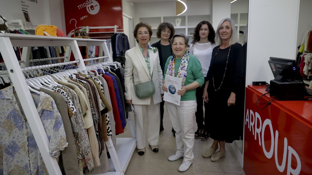 Arroupa, de Cáritas, bate récords tratando 1.800 toneladas de ropa y generando 39 empleos en el 2024