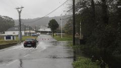 La carretera, llena de agua en Area debido a las fuertes lluvias (imagen de archivo)