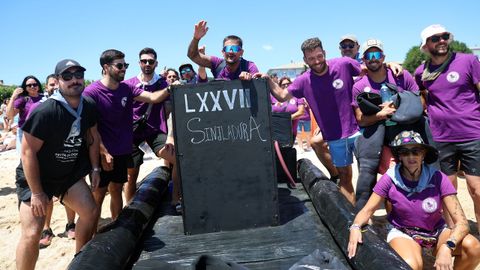 Festa da Dorna: Rejata de Embarcasi�ns feitas a machada e pan de millo na playa de Coroso