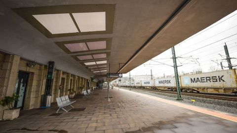 V�a del tren vac�a en Pontevedra