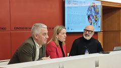 El secretario xeral da Lingua, Valent�n Garc�a; la concejala de cultura de Santiago, M�riam Louzao; y el director del festival, Ant�n Lopo.