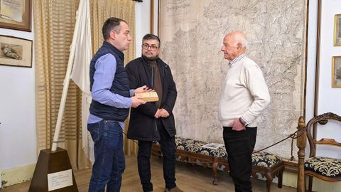 Los diputados del PP Juan Casares y V�ctor Baladr�n visitaron la Casa-Museo de Ram�n Otero Pedrayo