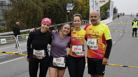 Los corredores antes de la salida de la carrera San Marti�o.