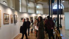 La VIII Bienal Internacional de Pintura al Pastel recibe a usuarios de los Centros Sociales de Oviedo
