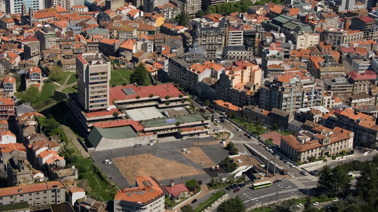 Caballero compromete la tramitación inmediata de 4.000 pisos de protección en Vigo