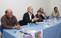 Paco de Tano, Juan Garc�a,  Cristina Viu, Xan Fraga y Xulio Quiroga en la mesa redonda. 