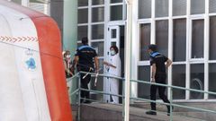 La polic�a, este mi�rcoles, en el centro de salud de O Porri�o