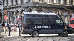 Imagen de archivo de un veh�culo policial en el centro de Mil�n