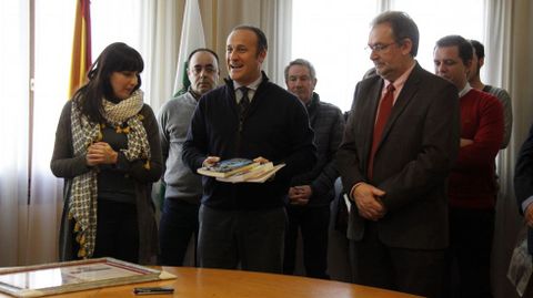 El codillo triunf� en A R�a.Numeroso p�blico asisti� a los homenajes celebrados en el sal�n de plenos