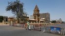 Una gran avenida cerrada al trfico en Karachi, Pakistn.