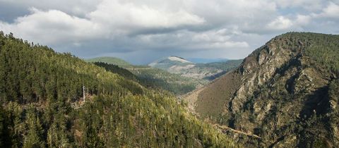 En el estrecho valle del r�o Loureiro se mezclan la vegetaci�n atl�ntica y la mediterr�nea