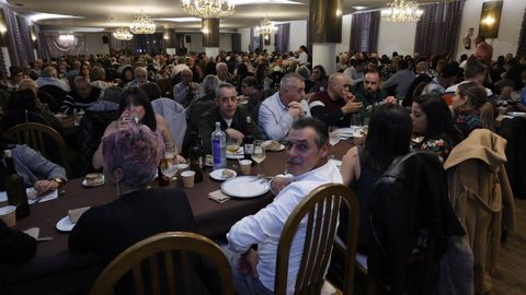 En imagen de archivo, cena celebrada hace unas semanas en O Val do Naseiro para recaudar fondos para las fiestas de San Pedro