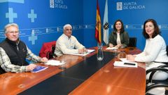 La conselleira de Medio Ambiente y la directora de Patrimonio Natural se reunieron con representantes de la sociedad de pesca R�o Vi�ao y Pontegrande.
