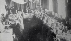 Imagen de una fiesta en 1898 en la �Casa das Crespi�as�.