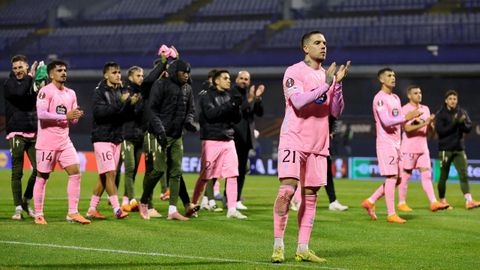 Los futbolistas del Celta, tras el triunfo por 0-3 cosechado en el Maksimir frente al Dinamo de Zagreb.