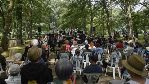 Msica na carballeira de Santa Isabel no Convivio da Cultura Galega de Outeiro de Rei