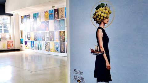 Exposici�n de la Bienal Internacional de Cartelismo Terras Gauda en la Estaci�n Mar�tima.