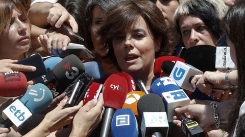 S�enz de Santamar�a: �S� lo que es estar en el Gobierno y tambi�n en la oposici�n�
