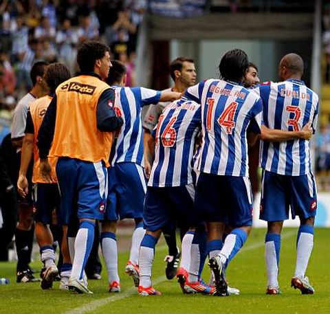 El D�por apenas utiliz� a diecis�is futbolistas en el arranque de la Liga.