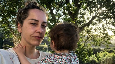 Carla Rogel con su hija.