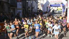 Salida de los escolares en la edici�n del 2024 del Barrio de San Pedro.