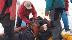 En el momento del terremoto, al mediod�a del s�bado, cientos de personas se encontraban en el campo base.