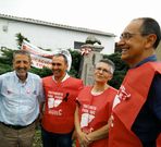 Isabel, segunda por la izquierda, se encarg� de leer el manifiesto. 