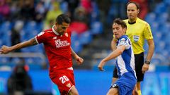 Mosquera, ante Vitolo y con Mateu detr�s, disfrut� contra el Sevilla su �ltima titularidad.