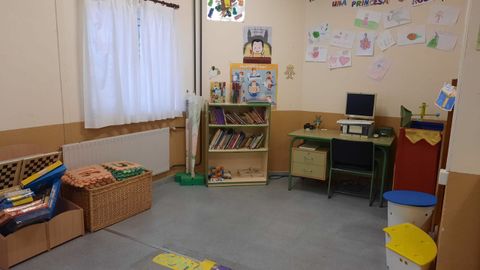 Biblioteca del colegio San Jorge de Ibias