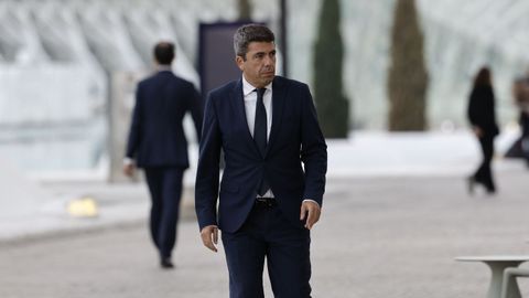 Carlos Mazón,  a su llegada al funeral