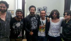 Juan Gimel Rama (en el centro) con los integrantes de Heredeiros da Crus.