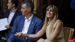 Pedro S�nchez y su mujer,  durante la cena oficial a los participantes en la IV Conferencia Internacional para el Desarrollo de Sevilla, el 30 de junio.