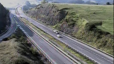 Tramo de la autov�a del Cant�brico pr�ximo al lugar del accidente, en Avil�s