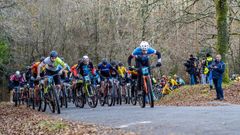 Cerca de 200 ciclistas tomaron la salida.