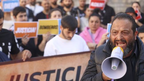 Familiares de Diego Gabarre pidiendo justicia en la concentraci�n en Ferrol. 