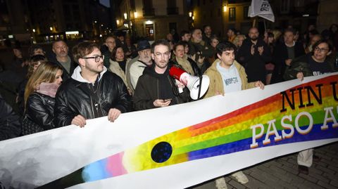 La concentraci�n que tuvo lugar en la plaza de Espa�a, a la que asisti� tanto el alcalde como el l�der del PSOE pontevedr�s.