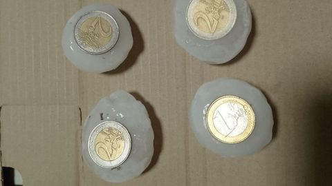 Bolas de granizo de gran tama�o ca�das en Rodeiro.