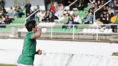 Jairo Campo celebra un gol ante la grada el pasado curso.