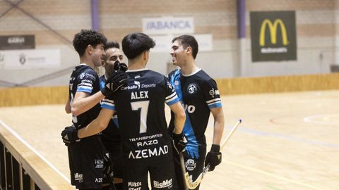 El Escola Lubi�ns celebrando un gol.