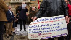 Decenas de personas se han concentrado este domingo en la Plaza Mayor de Gij�n en favor de la declaraci�n de la Universidad Laboral como Patrimonio Mundial de la Unesco