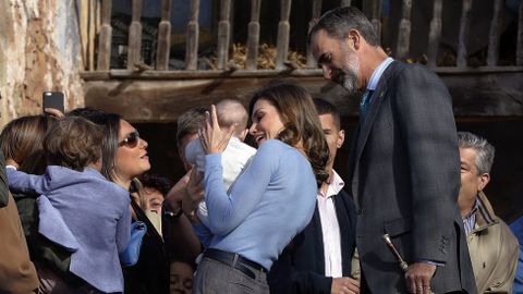 Los Reyes entregaron el Premio al Pueblo Ejemplar de Asturias, que este a�o ha reca�do en la aldea de Pore�u, en el concejo de Villaviciosa